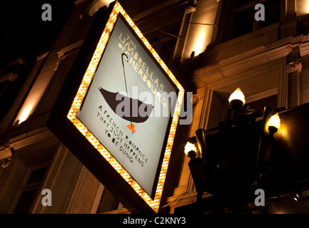 Regenschirme von Cherbourg am Gielgud Theatre im Londoner West End musical Stockfoto