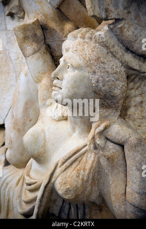 Reliefs am Sarkophag in Aphrodisias Museum, Aydın Türkei. Stockfoto