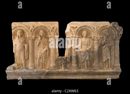 Reliefs am Sarkophag in Aphrodisias Museum, Aydın Türkei. Stockfoto