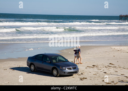 Daytonas weltberühmten Strand befahren darf, Thema zu Einschränkungen und natürlich, Ozean-Gezeiten, Daytona Beach, FL Stockfoto