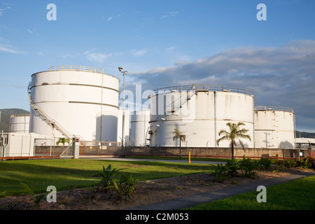 Kraftstofftanks auf Portsmith. Cairns, Queensland, Australien Stockfoto