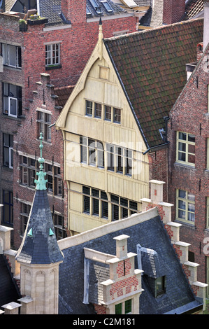 Haus mit Holzfassade, das Jan Brouckaerd Haus in Gent, Belgien Stockfoto