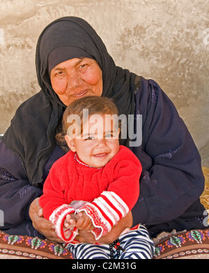 Syrien-Wüste Badiyat al Sham Bauernhof Schafe Kultur Beduinen Beduinendörfern Mann Frau syrischen Nahost Stockfoto