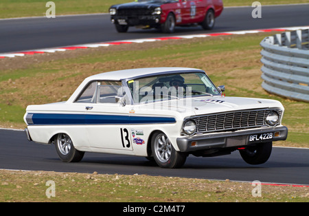 1964 Ford Falcon Sprint beim CSCC Swinging Sixties-Serie Rennen in Snetterton, Norfolk, Großbritannien. Stockfoto