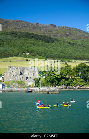 Kajak Gruppe in Carlingford Lough, unter Slieve Foy. Der Grafschaft Louth, Irland. Stockfoto