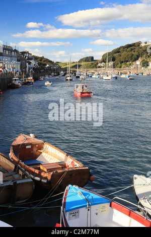 Boote auf Looe River in South East Cornwall Stockfoto