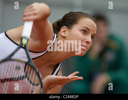 Jarmila Groth, Australien, in Aktion bei den French Open Tennisturnier in Roland Garros, Paris, Frankreich. Stockfoto