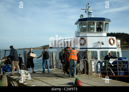 Entladung Fähre auf den Steg Herm Island Kanalinseln Stockfoto