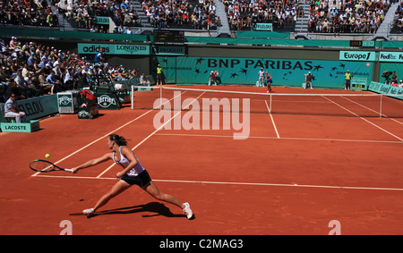 Jarmila Groth, Australien, in Aktion bei den French Open Tennisturnier in Roland Garros, Paris, Frankreich. Stockfoto