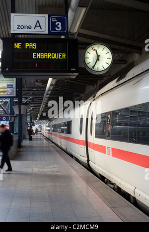 ICE (intercity Express), Brüssel Zuid Bahnhof, Brüssel, Belgien Stockfoto
