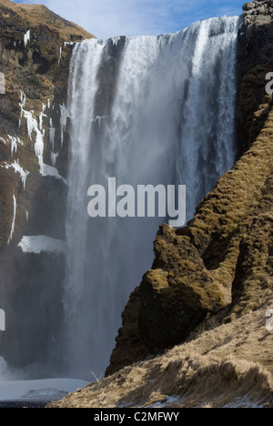 Skogafoss im Schnee, Skoga, Southern Island Stockfoto