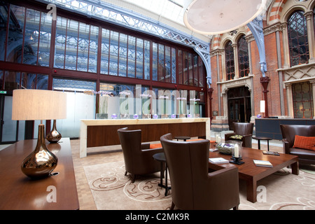 St Pancras Renaissance Hotel, St Pancras Station, London, England, UK. Foto: Jeff Gilbert Stockfoto