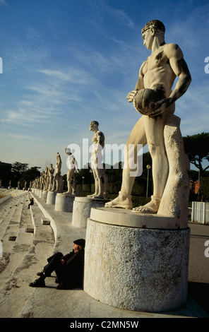 Statuen Mussolini Sport Stadion Rom Foro Italico 1933 Stockfoto