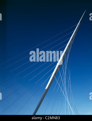 Trinity Bridge, Salford, Manchester, England. Detail der Pylon. Stockfoto