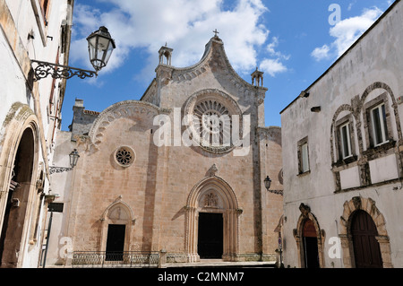 Ostuni. Puglia. Italien. Spät 15. C Dom / Dom. Stockfoto