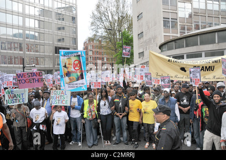 Smiley Kultur Protest New Scotland Yard keine Gerechtigkeit ohne Frieden "Who Killed Smiley Kultur" Stockfoto