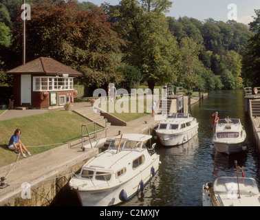 England Berkshire Cookham Lock auf der Themse Stockfoto