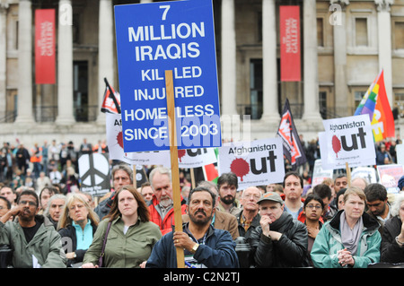 Eine Anti-afghanischen Krieg Demonstration findet am Trafalgar Square. Stockfoto