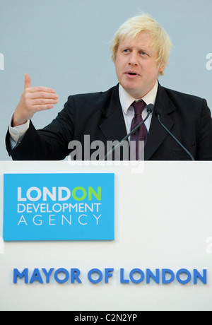 Boris Johnson besucht eine Konferenz über Londons wirtschaftlichen Ruf am Royal Opera House, London, 9. Juli 2009. Stockfoto