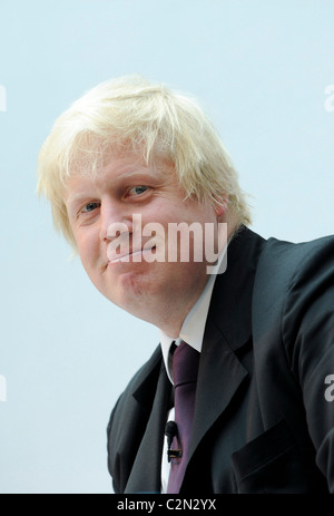 Boris Johnson besucht eine Konferenz über Londons wirtschaftlichen Ruf am Royal Opera House, London, 9. Juli 2009. Stockfoto