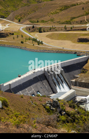 Wasser Verschütten von Dam Clyde, Clyde, Central Otago, Südinsel, Neuseeland Stockfoto