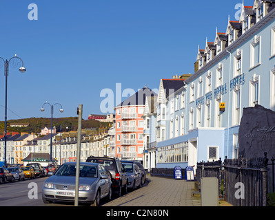 Farbenfrohe Eigenschaften auf der Marine Terrace Aberystwyth Ceredigion Cardiganshire Wales UK Vereinigtes Königreich GB Großbritannien Stockfoto