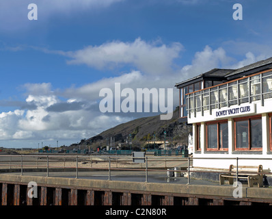 Dovey Yacht Club und Strand Aberdovey Gwynedd Wales UK United Kingdom GB Great Britain Stockfoto