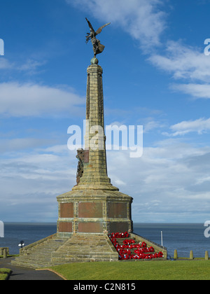 Kriegsdenkmal auf dem Gelände der Burgruinen Aberystwyth Cardiganshire Ceredigion Mid Wales UK Vereinigtes Königreich GB Großbritannien Stockfoto