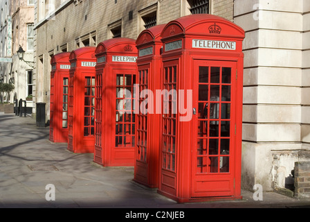 Altmodische rote Telefonzellen, Broad Court in der Nähe von Royal Opera House, Covent Garden, London, WC2, England Stockfoto