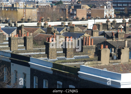 Blick über die Dächer in Richtung Canary Wharf und die Docklands, Lewisham, England, London, SE13 Stockfoto