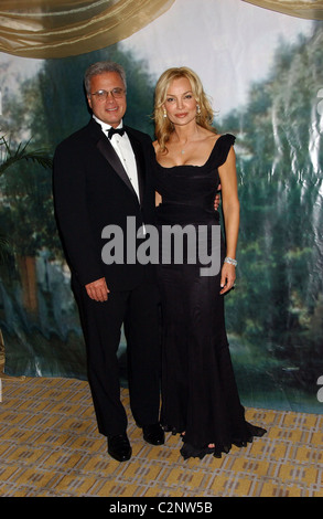 Louis R. Cappelli und seine Frau Kylie Travis Cappelli 63rd jungen Städte von Italien Ball des Jahres statt im Ritz Carlton hotel Stockfoto