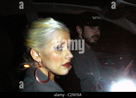 Christina Aguilera und Jordan Bratman verlassen das Chateau Marmont Los Angeles, Kalifornien - 27.04.08. Stockfoto
