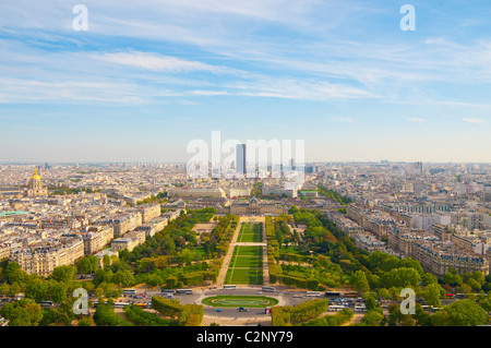 Panorama Blick auf Paris vom Eiffelturm in Paris, Frankreich gesehen. Stockfoto