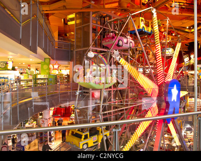 Interieur, Toys R Us, Riesenrad, Times Square, New York Stockfoto