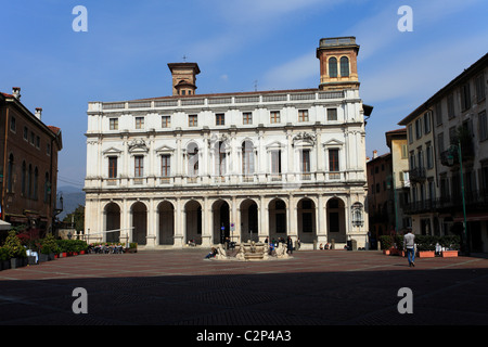 Italien, Lombardei, Altstadt von Bergamo, Piazza Vecchia, der Palazzo Nuovo Stockfoto