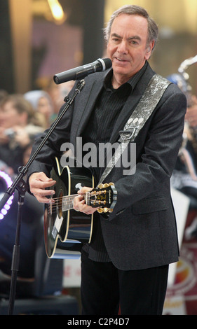 Neil Diamond führt live auf NBC "The Today Show" Toyota Konzertreihe statt am Rockefeller Plaza New York City, USA- Stockfoto