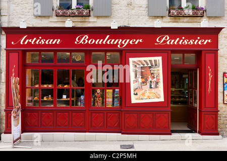 Traditionelle Bäckerei/Konditorei im Zentrum Dorfes, Coulon, Marais Poitevin, Poitou-Charentes, Frankreich Stockfoto