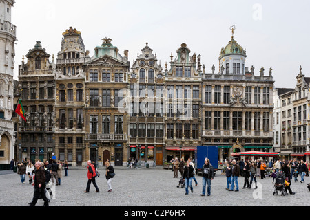 Gildenhäuser auf der Westseite des Platzes, Grand Place (Hauptplatz), Brüssel, Belgien Stockfoto