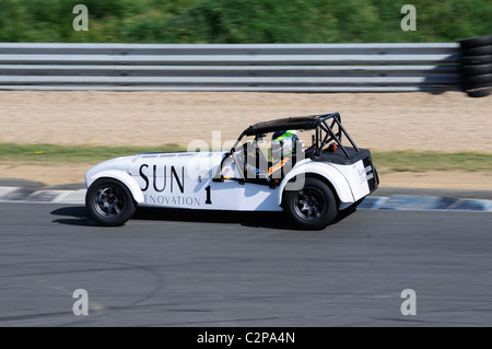 Stock Foto von Caterham Sevens Rennen auf dem Circuit Val de Vienne in Frankreich. Stockfoto