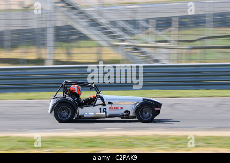 Stock Foto von Caterham Sevens Rennen auf dem Circuit Val de Vienne in Frankreich. Stockfoto