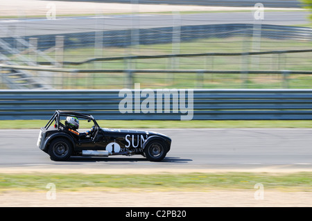 Stock Foto von Caterham Sevens Rennen auf dem Circuit Val de Vienne in Frankreich. Stockfoto