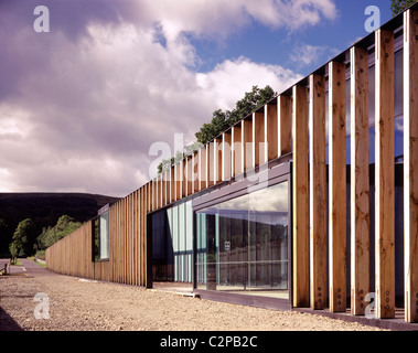 Gateway Orientierung Zentrum, Loch Lomond, Schottland. Umgekehrter Ansicht mit Eingang. Stockfoto