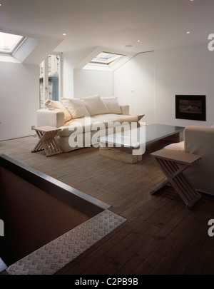 Private Haus TM, Edinburgh, Schottland. Küche und Schlafzimmer von Treppen. Stockfoto