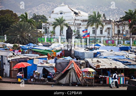 Zelt-Camp im Zentrum von Port au Prince vor eingestürzten Präsidentenpalast, Haiti Stockfoto