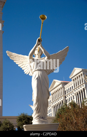 Trompeten Engelsstatue im Caesars Palace in Las Vegas, NV Stockfoto