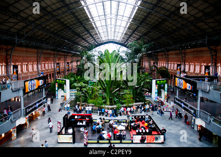 Inneren Plaza im alten Bahnhof Atocha, Madrid, Spanien Stockfoto