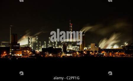 Chemische Fabrik Bei Nacht Stockfoto