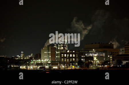 Chemische Fabrik Bei Nacht Stockfoto