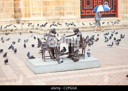 Kunst im öffentlichen Raum, spielt Schach vor Kathedrale de San Pedro Claver, Cartagena, Kolumbien Stockfoto