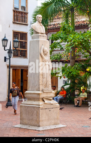 Statue von Manuel Davila Florez in der Altstadt, Cartagena, Kolumbien Stockfoto